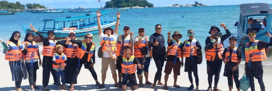 Sewa Bus Belitung - Rental Bus Belitung - Sewa Mobil Belitung - Sewa Perahu Wisata Belitung - Paket Wisata Belitung - Wisata Pulau Belitung